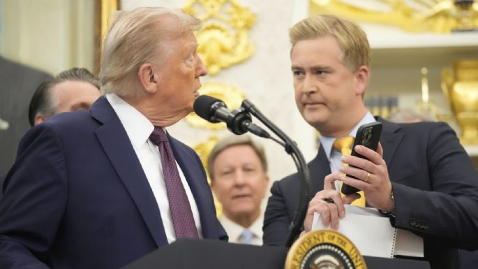 Trump: Video que muestra objetos lanzados desde la Casa Blanca es IA; su equipo dice que es real