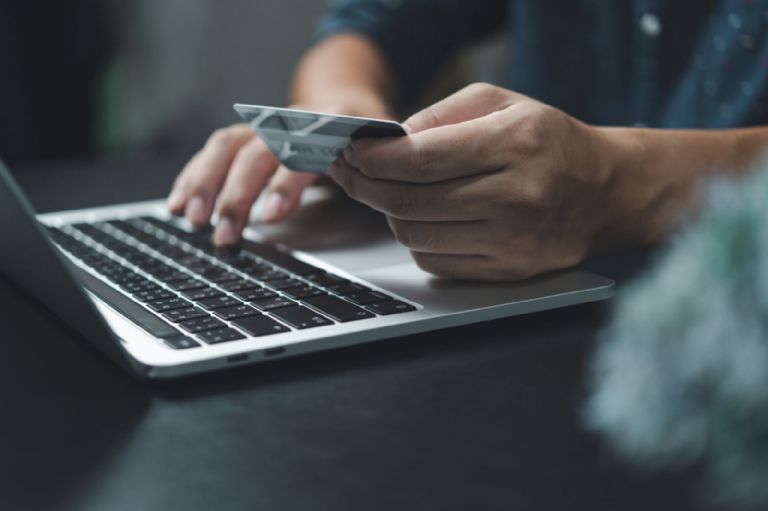 Banca en el celular asi estan cambiando sus habitos Millennials y Gen Z en Mexico