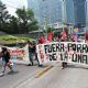 Marchan para exigir la salida de porros de la UNAM; un grupo vandaliza instalaciones