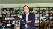 Foto ilustrativa de la nota titulada: Asesinan a Miguel de la Mora, estilista de Ángela Aguilar; investigan amenazas previas