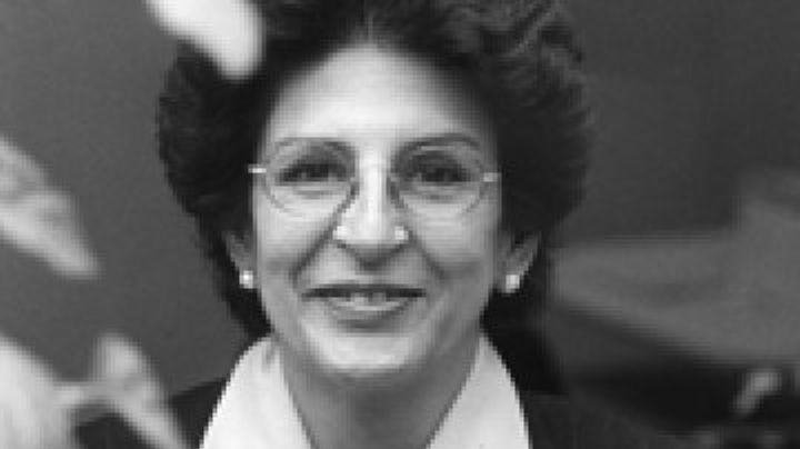 Silvia Molina recibe el Premio al Mérito Literario “Rosario Castellanos”