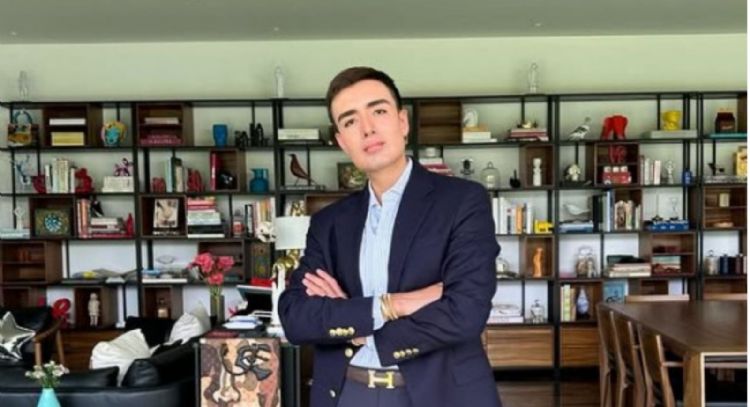 Asesinan a Miguel de la Mora, estilista de Ángela Aguilar; investigan amenazas previas