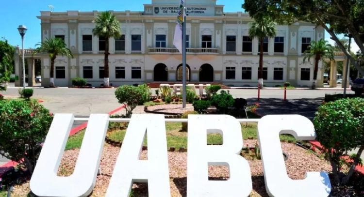 Por alumno golpeado, protestan estudiantes de UABC en Mexicali, Baja California