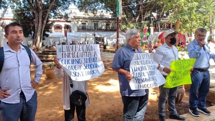 Exigen liberar a candidato a presidencia municipal y a su esposa, detenidos sin orden de aprehensión