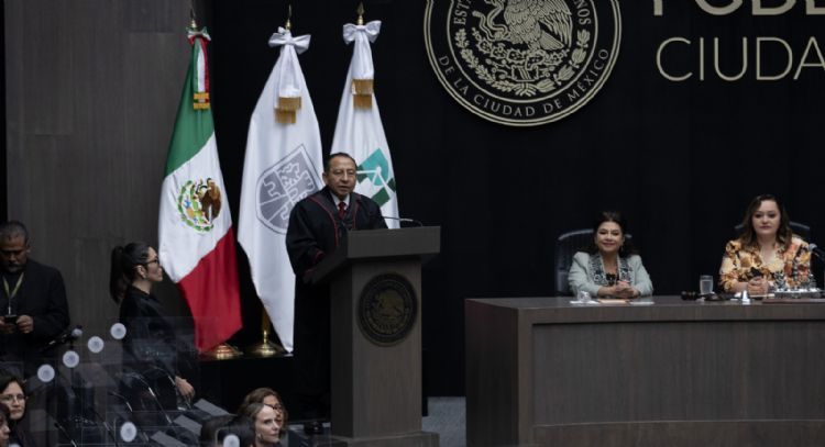 Reciben togas los jueces y magistrados locales de CDMX electos por voto popular