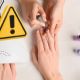 Alertan por sustancias cancerígenas y tóxicas en esmaltes y gelish para uñas