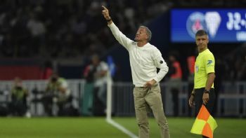 Luis Enrique, entrenador del PSG, se fractura la clavícula en un accidente ciclista