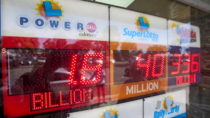 Jugadores de lotería Powerball compartirán premio mayor de casi $1.800 millones de dólares