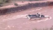 Foto ilustrativa de la nota titulada: Mueren dos mujeres tras intentar cruzar en camioneta por la corriente de un río en Durango