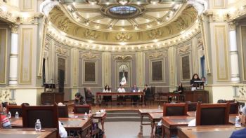 Llevarán a Tribunal Colegiado queja por desecho de amparos contra ley de ciberasedio en Puebla