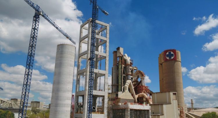 Disputa por planta de Cruz Azul ha dejado muertes y pérdidas por 13 millones de toneladas de cemento