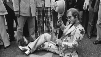 El disco “Captain fantastic…” de Elton John tendrá edición especial de 50 aniversario