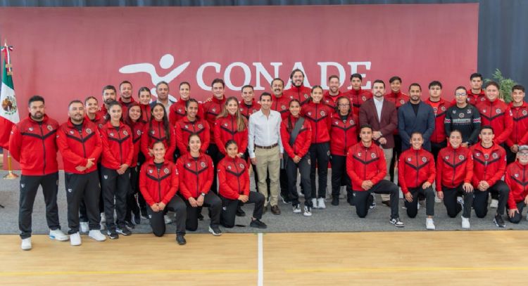 Sin becas y con apoyos a reembolso, selecciones mexicanas de flag football van al campeonato contine