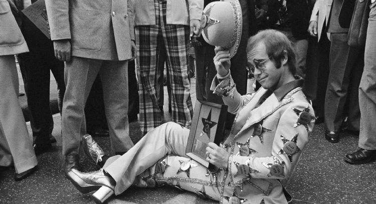 El disco “Captain fantastic…” de Elton John tendrá edición especial de 50 aniversario
