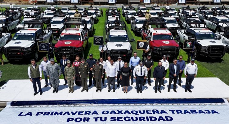 Policías de Oaxaca reciben armamento de origen israelí