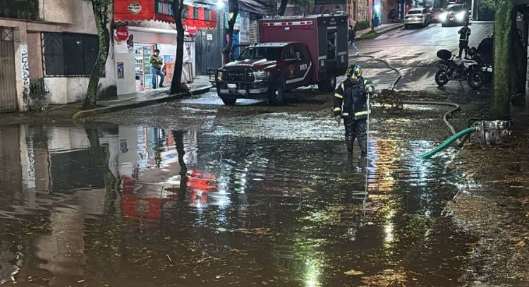 Mujer de 88 años murió ahogada tras intensas lluvias en Tlalpan; se quedó encerrada