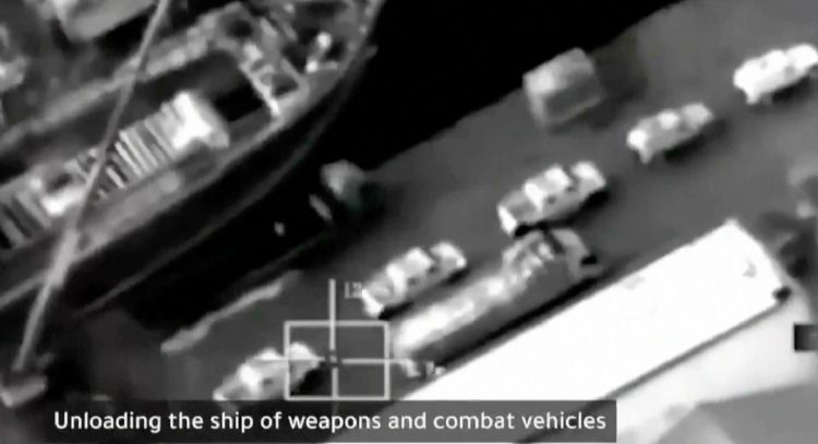 Arabia Saudita bombardea ciudad portuaria de Yemen por envío de armas desde EAU para separatistas