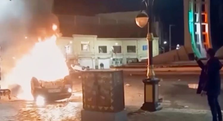 En medio de crecientes protestas, Irán corta el acceso a internet a la población