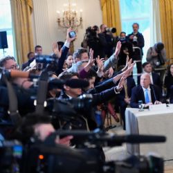 Trump promete a empresas petroleras "completa seguridad" si invierten en Venezuela