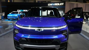 GM enfrenta cargos multimillonarios tras recorte de incentivos para vehículos eléctricos en EU