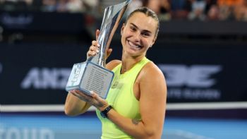 Kostyuk da un discurso sobre la guerra en Ucrania tras perder la final en Brisbane ante Sabalenka