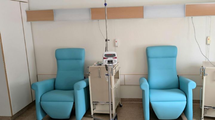 Mujer recibe quimioterapia durante cuatro años por un cáncer que no tenía; hospital enfrenta millonaria multa
