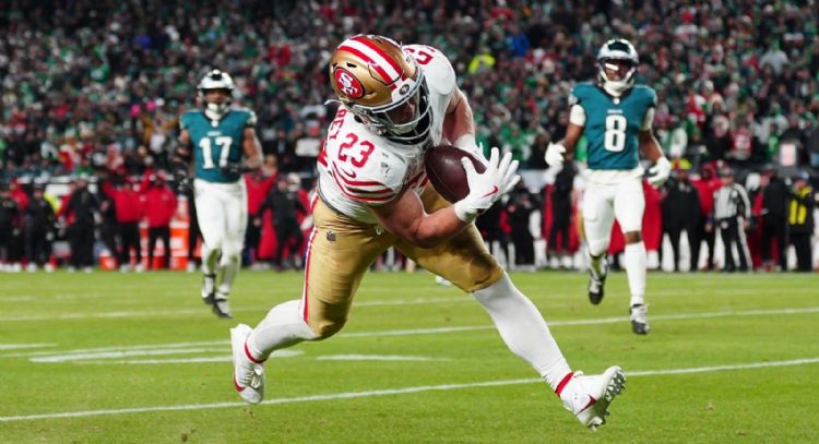 Purdy y los 49ers eliminan 23-19 a los campeones de Super Bowl Eagles en juego de comodines