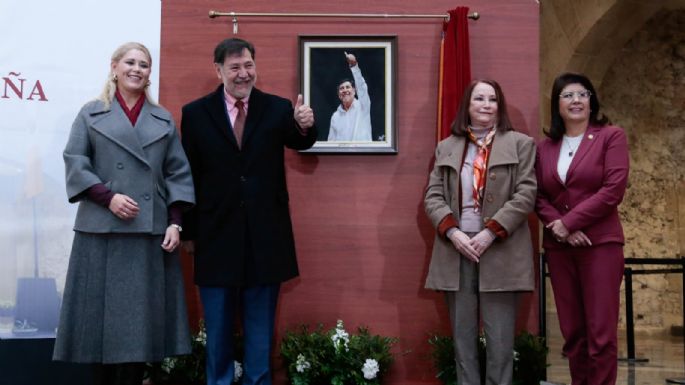 Develan retrato de Gerardo Fernández Noroña por su expresidencia del Senado