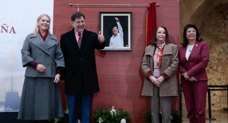 Develan retrato de Gerardo Fernández Noroña por su expresidencia del Senado