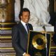 Editorial de biografía de Julio Iglesias se solidariza con víctimas de abuso; actualizará edición