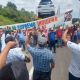 Comunidades indígenas bloquean seis carreteras en Michoacán