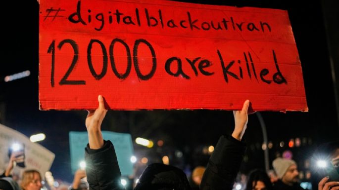 Irán cierra su espacio aéreo a todos los vuelos