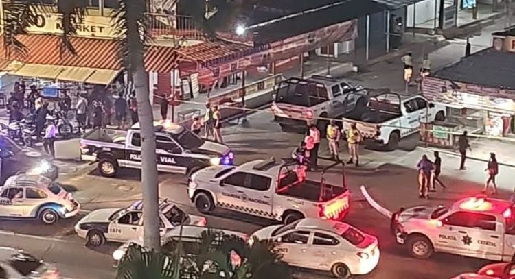 Frente a turistas, asesinan a dos hombres cerca de la Costera Miguel Alemán en Acapulco