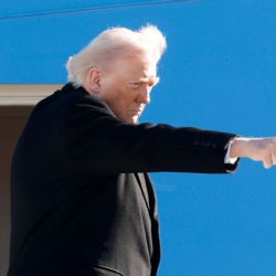 Trump presiona a México para que militares de EU combatan a cárteles: NYT