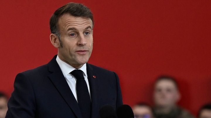 Macron busca aumentar presupuesto al Ejército francés "para ser poderosos en este mundo brutal"