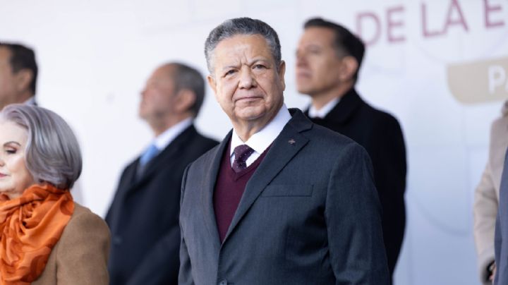 Menchaca cuestiona el trato de ICE a migrantes, pero liberación de excontralor de Fayad