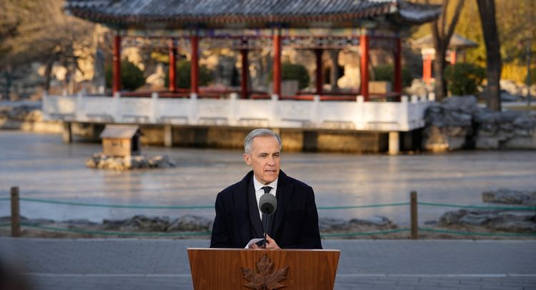 Canadá se distancia de Estados Unidos y acuerda un recorte de aranceles con China