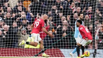 Manchester United sorprende al Manchester City y lo vence 2-0