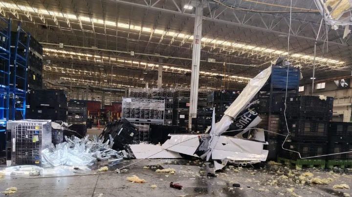 Avioneta se desploma dentro de instalaciones de empresa en Coahuila; hay dos lesionados 