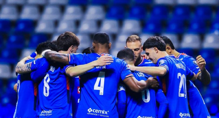 Cruz Azul rescata la victoria en minutos finales ante el Puebla y gana 1-0 (Video)