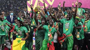 Senegal gana la Copa Africana de Naciones tras una final caótica contra Marruecos (Videos)