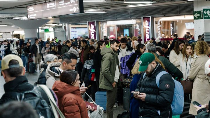 Al menos 21 muertos en choque de trenes de alta velocidad tras descarrilamiento en sur de España