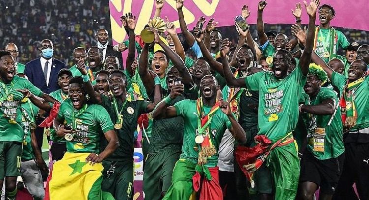 Senegal gana la Copa Africana de Naciones tras una final caótica contra Marruecos (Videos)