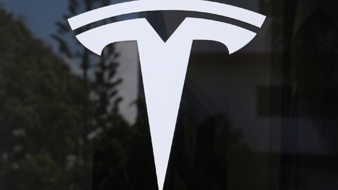 Tesla pierde título de mayor fabricante de vehículos eléctricos tras caída de ventas por segundo año
