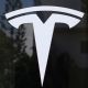 Tesla pierde título de mayor fabricante de vehículos eléctricos tras caída de ventas por segundo año
