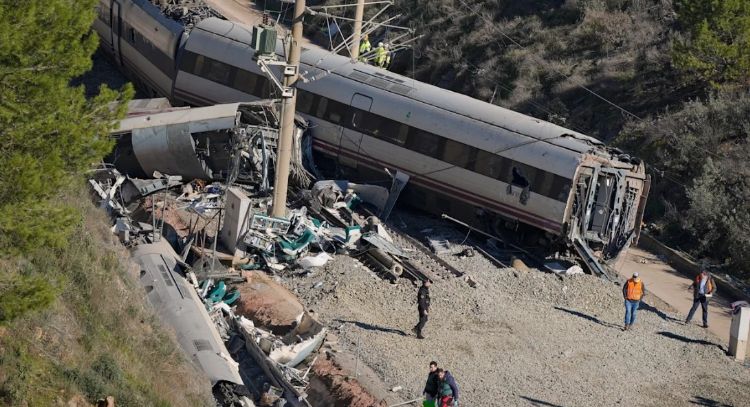 Niña de 6 años sobrevive al accidente de tren en España