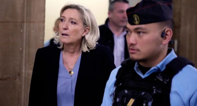 Marine Le Pen enfrenta juicio crucial de apelación en París por uso indebido de fondos de la UE