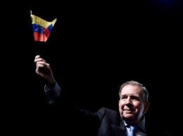 Excarcelan a yerno del líder opositor venezolano Edmundo González