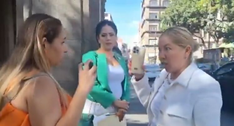 Regidora de Cuautla confronta a reporteras que documentaban su dispositivo de seguridad (Video)
