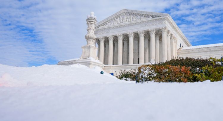 Al menos 30 muertos en EU por la tormenta invernal; más frío extremo azota al país